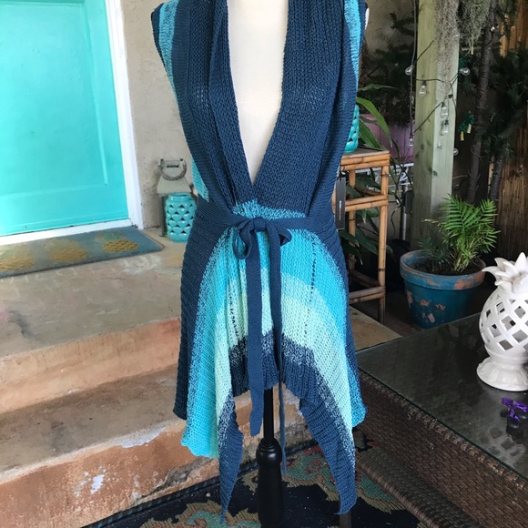 BCBG Max Azria Ocean Blues Sweater Vest Medium - Picture 1 of 6